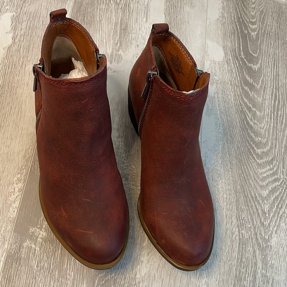 NIB Lucky Brand Oxblood Red Full Zip Suede Leather Booties Boots 5 - Picture 3 of 10